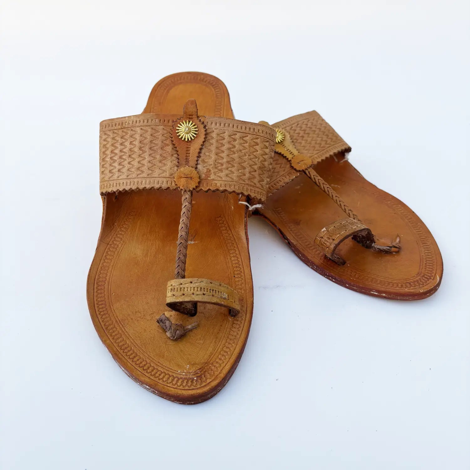 Pasted Button Pivala Patta