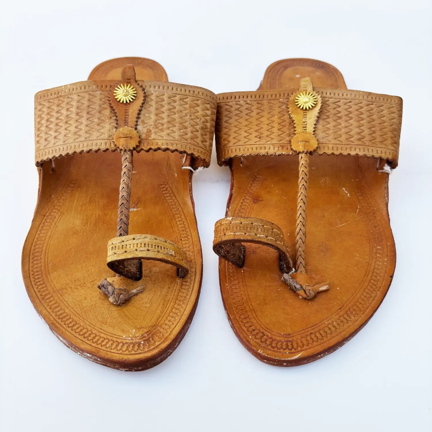 Pasted Button Pivala Patta